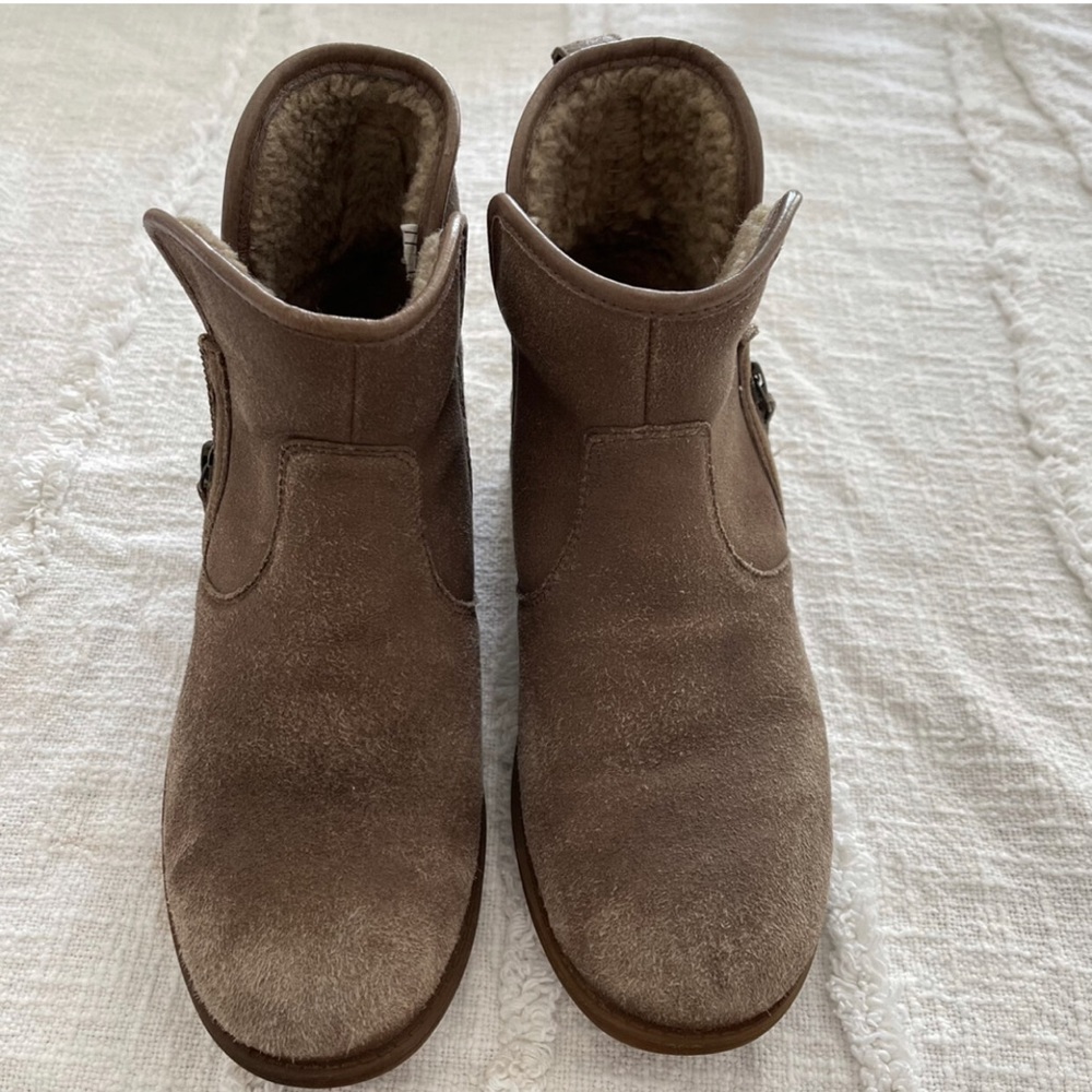 UGG Lavelle Boot Ankle Booties, Side Zippers, Leather and Sheepskin, Heel